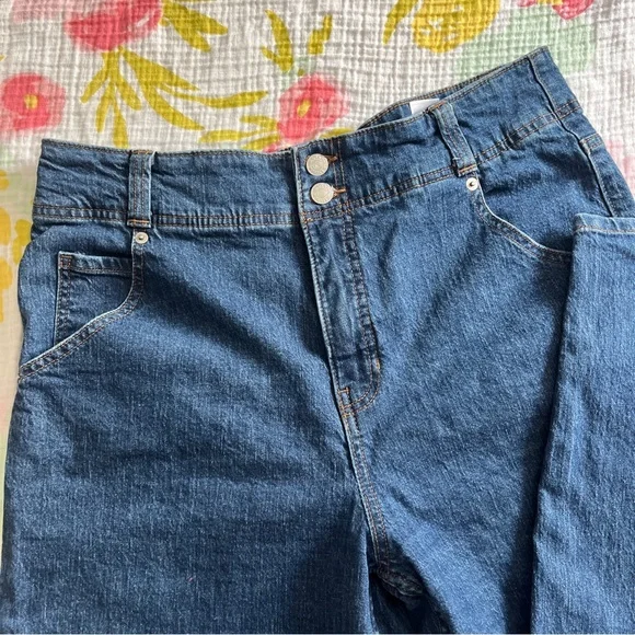 Banana Republic Ultra High-Rise Straight Leg Jeans - Picture 3 of 6